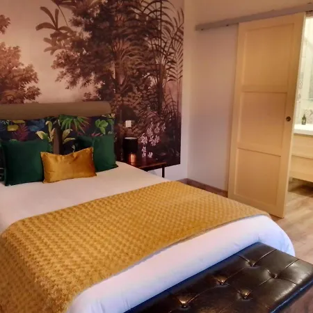 Maison D'hotes Saint Ange Bed & Breakfast